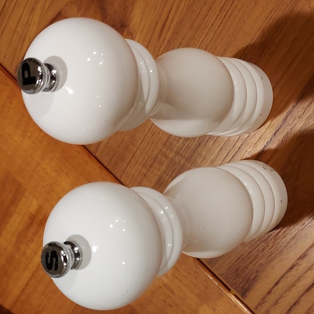 Peugeot Classic CREAMY  White lacquered SALT AND PEPPER Spice Mills. 9" BEAUTIES